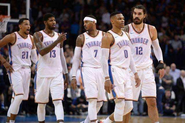 在冲天暴扣 在冲天暴扣